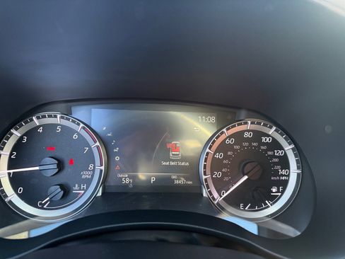 Used 2023 Toyota Highlander XSE image 11