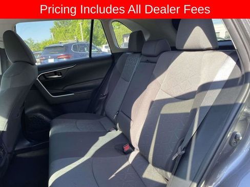 Used 2021 Toyota RAV4 XLE AWD/4WD image 17