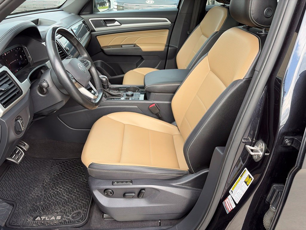 Used 2022 Volkswagen Atlas Cross Sport SEL R-Line w/ Cross Sport MDO Package AWD/4WD image 30