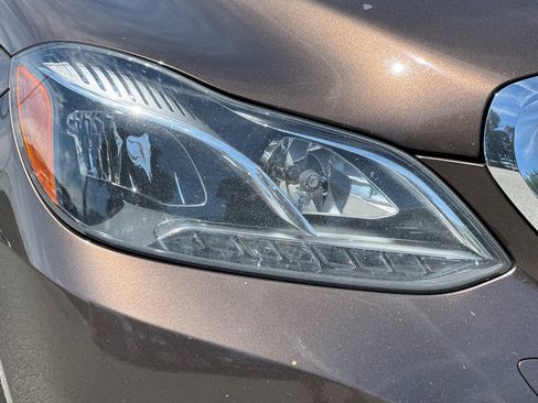 Used 2015 Mercedes-Benz E 250 BlueTEC 4MATIC Sedan image 12