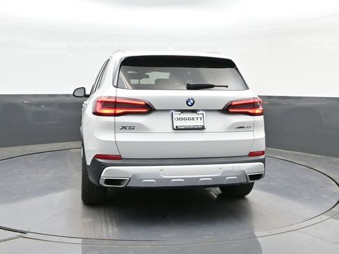 Used 2022 BMW X5 xDrive40i w/ Premium Package AWD/4WD image 8