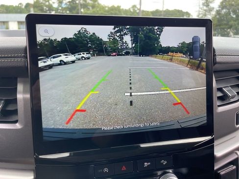 Certified 2024 Ford Expedition XLT image 11