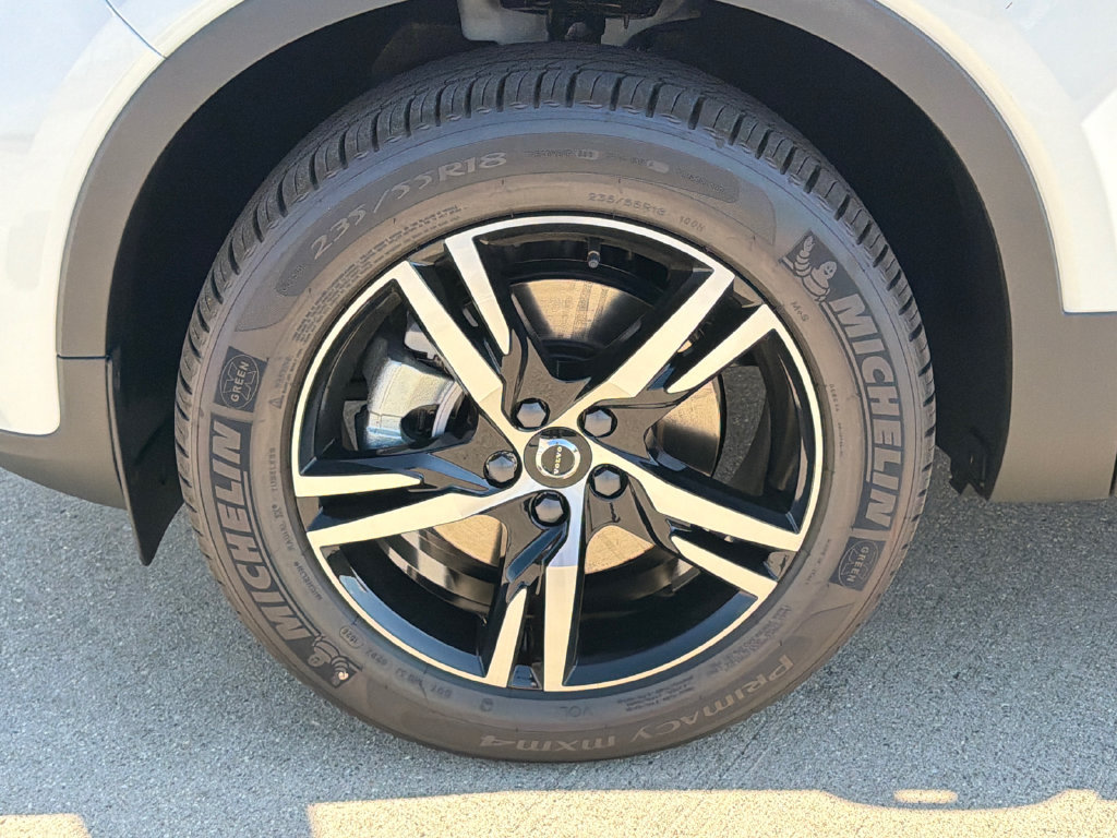 New 2026 Volvo XC40 B5 Core w/ Protection Package Premier AWD/4WD image 8