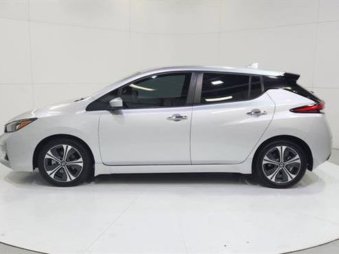 Used 2022 Nissan Leaf SV w/ SV Technology Package image 4