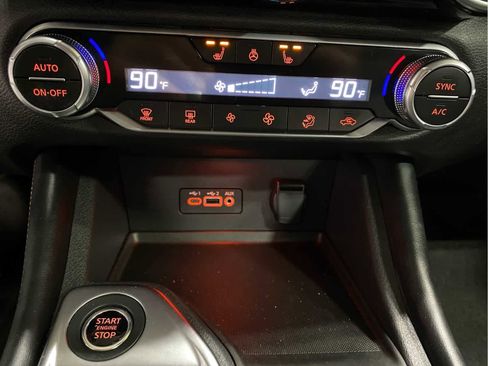 Used 2021 Nissan Sentra SR w/ SR Premium Package image 19