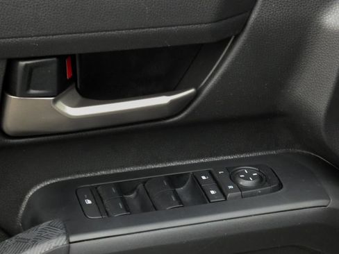 Used 2025 Toyota Tacoma TRD Off-Road image 15