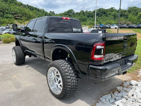 Used 2021 RAM 2500 Laramie w/ Night Edition AWD/4WD image 4