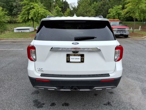 Used 2020 Ford Explorer XLT w/ Equipment Group 202A RWD image 6