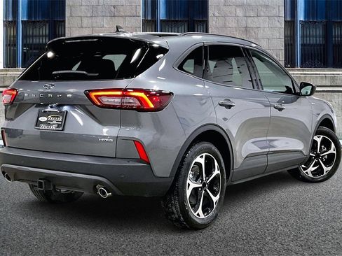 Certified 2025 Ford Escape ST-Line Select w/ Tech Pack #1 image 11