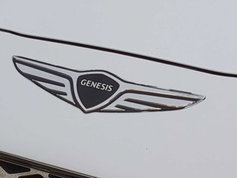 Used 2024 Genesis G70 2.5T image 12