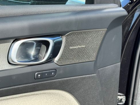 New 2026 Volvo XC40 B5 Ultra w/ Protection Package Premier image 17