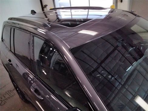 New 2025 Jeep Grand Cherokee Altitude image 12