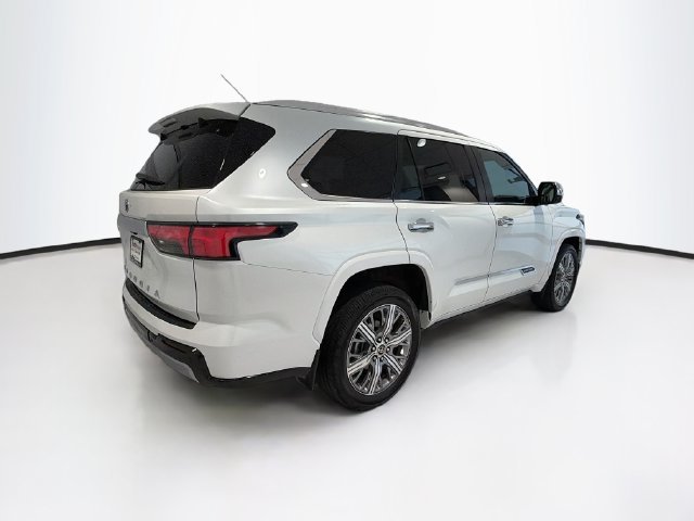 Used 2024 Toyota Sequoia Capstone AWD/4WD image 7