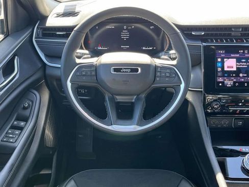 New 2025 Jeep Grand Cherokee L Altitude image 16