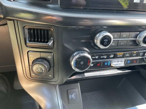 Used 2024 Ford F150 Lariat AWD/4WD image 31