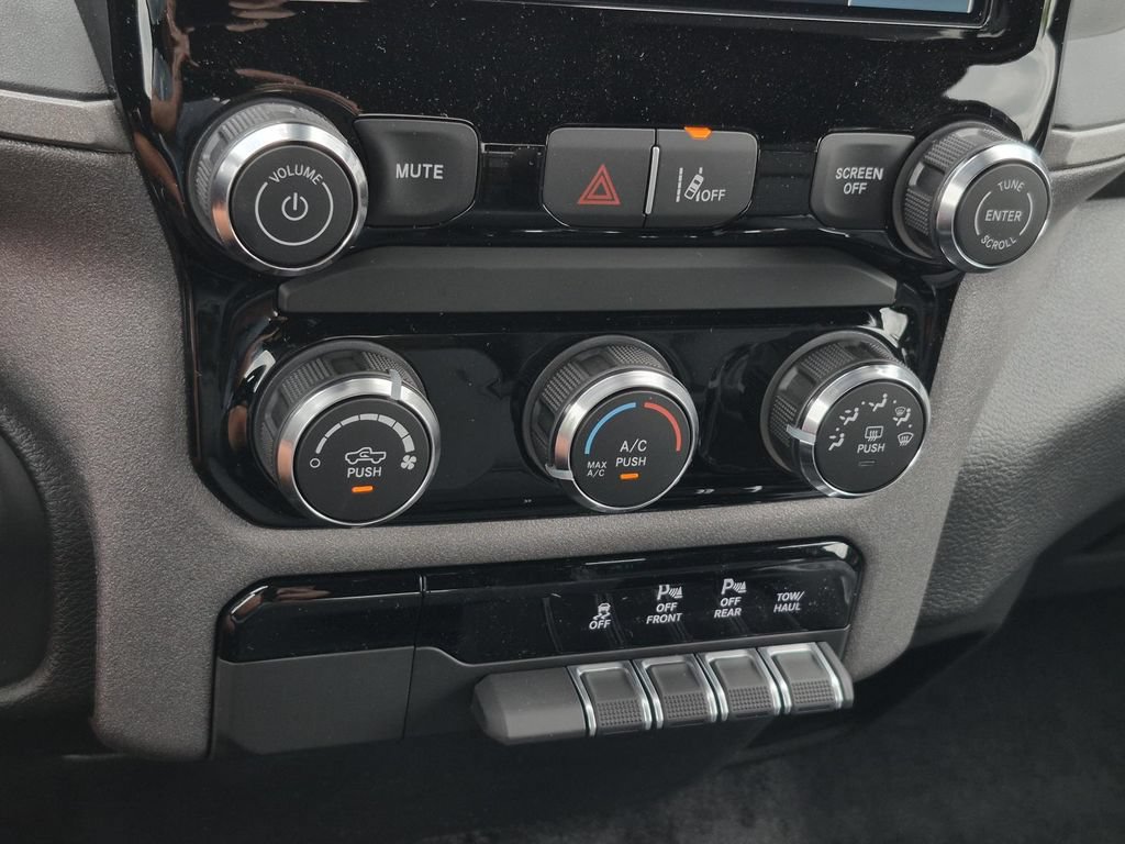 New 2026 RAM 1500 Tradesman AWD/4WD image 24
