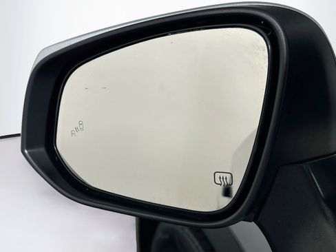 Used 2025 Toyota Grand Highlander AWD image 16