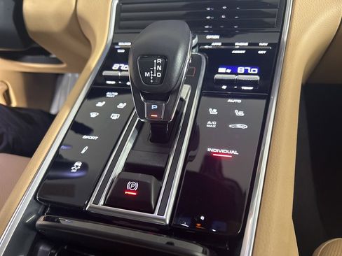 Certified 2023 Porsche Panamera 4 Platinum Edition image 36