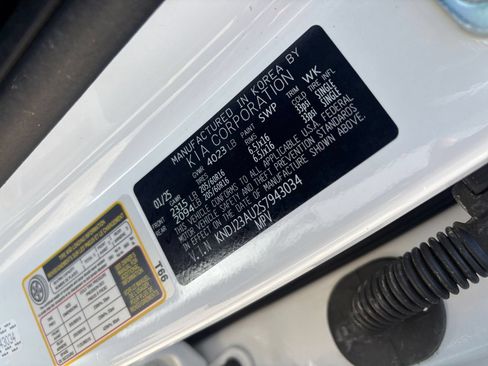 Used 2025 Kia Soul LX w/ LX Technology Package FWD image 27