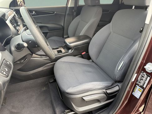 Used 2019 Kia Sorento FWD image 24