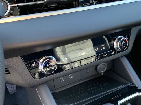 New 2025 Mitsubishi Outlander SE image 18