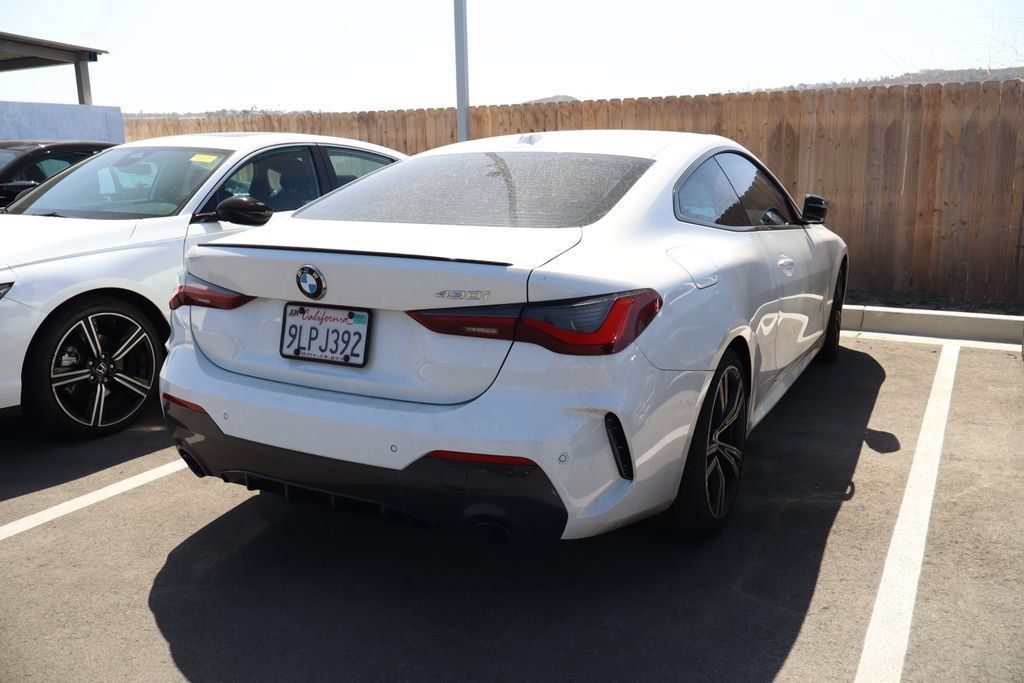Used 2024 BMW 430i Coupe w/ M Sport Package RWD image 3