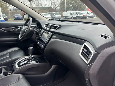 Used 2016 Nissan Rogue SL w/ SL Premium Package image 32