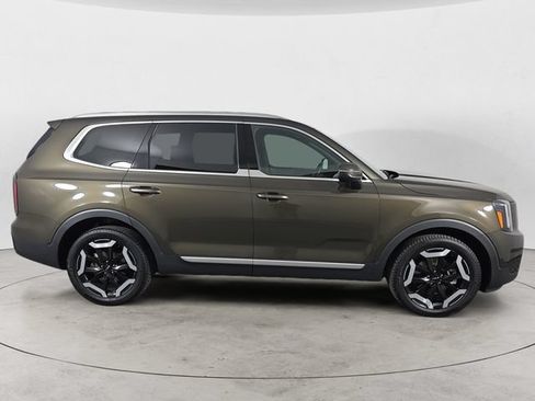 Used 2024 Kia Telluride EX w/ EX Captain's Chair Package AWD/4WD image 6