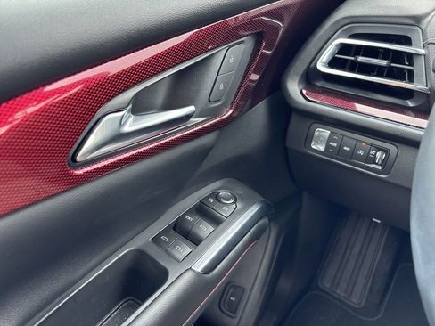 Used 2025 Chevrolet Traverse Z71 w/ Driver Confidence Package image 47