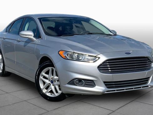 Used 2014 Ford Fusion SE w/ Equipment Group 202A image 3