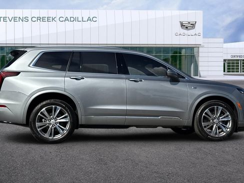 Certified 2025 Cadillac XT6 Premium Luxury image 2