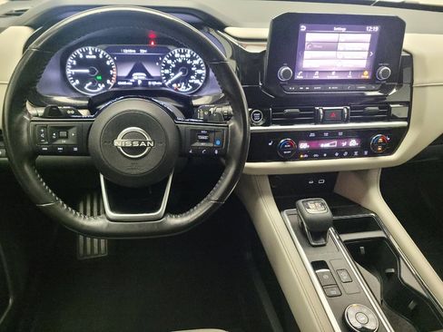 Used 2022 Nissan Pathfinder SV AWD/4WD image 22