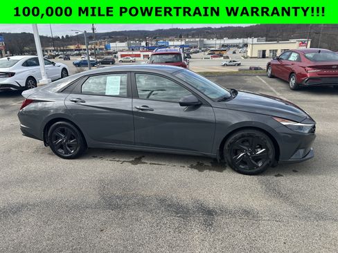 Used 2023 Hyundai Elantra Blue image 3