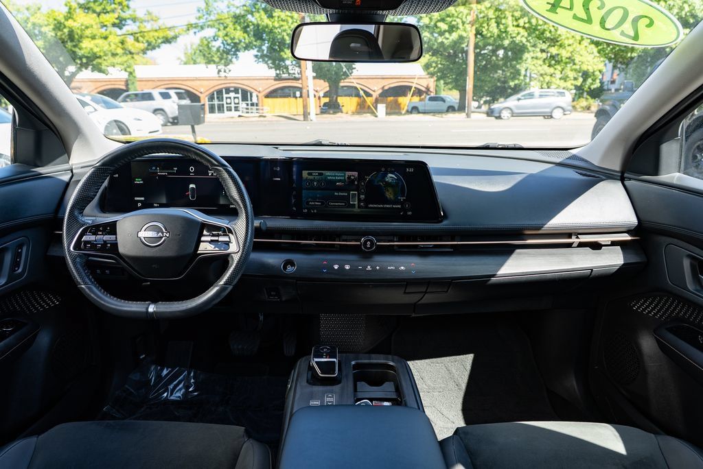 Used 2024 Nissan Ariya AWD image 10