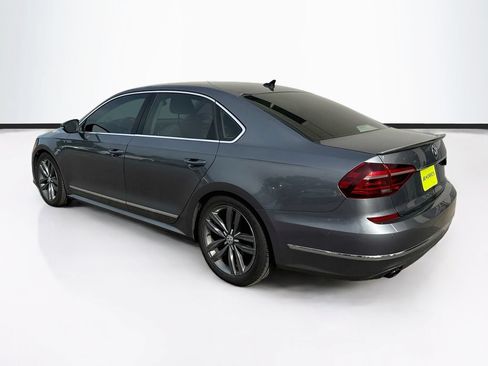 Used 2017 Volkswagen Passat 1.8T SEL Premium FWD image 7