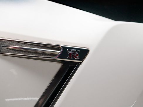 Used 2013 Nissan GT-R Black Edition image 29