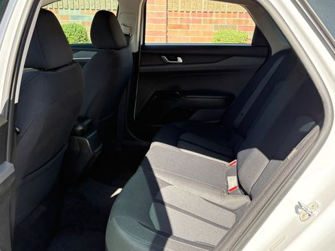 Used 2021 Kia K5 LX FWD image 7