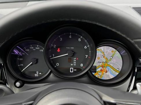 New 2026 Porsche Macan image 22