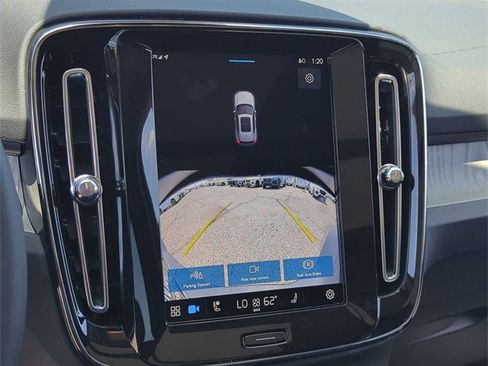 New 2025 Volvo XC40 B5 Core w/ Protection Package Premier image 29