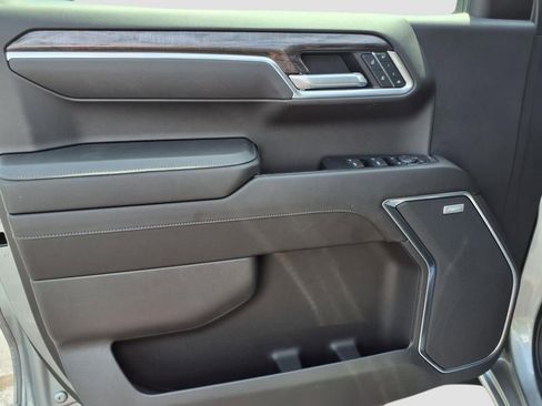 Used 2025 Chevrolet Silverado 1500 LTZ image 20