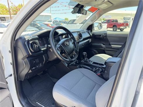 Used 2021 Toyota Tacoma SR AWD/4WD image 3