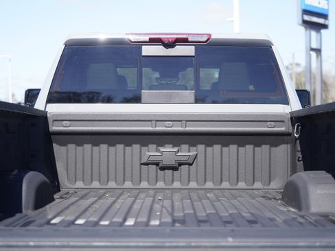Used 2025 Chevrolet Silverado 2500 ZR2 w/ Technology Package AWD/4WD image 44