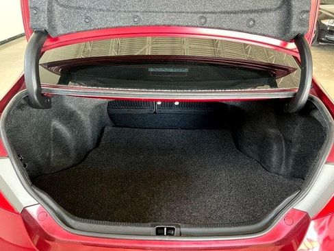 Used 2016 Toyota Camry SE image 17