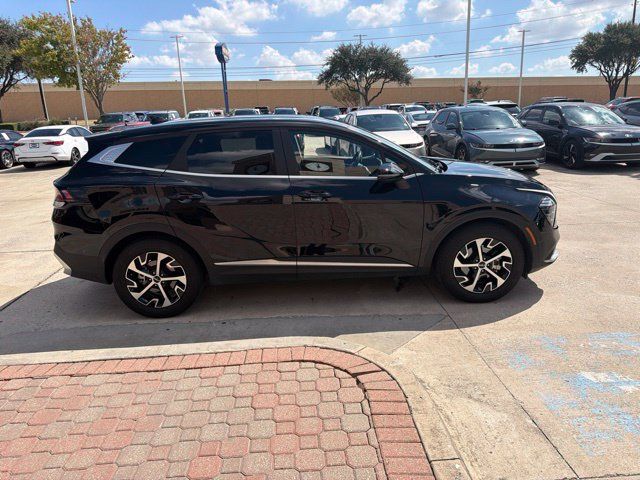 Certified 2025 Kia Sportage EX FWD image 4