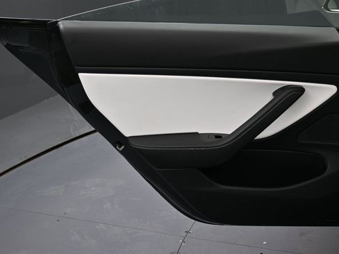 Used 2018 Tesla Model 3 Long Range image 39