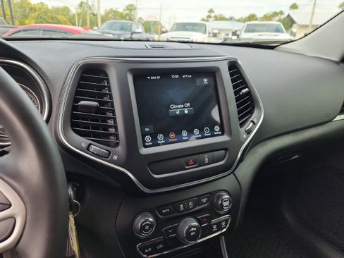 Used 2022 Jeep Cherokee Latitude w/ Sun & Sound Group image 19