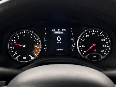 Used 2018 Jeep Renegade Latitude w/ Cold Weather Group image 20