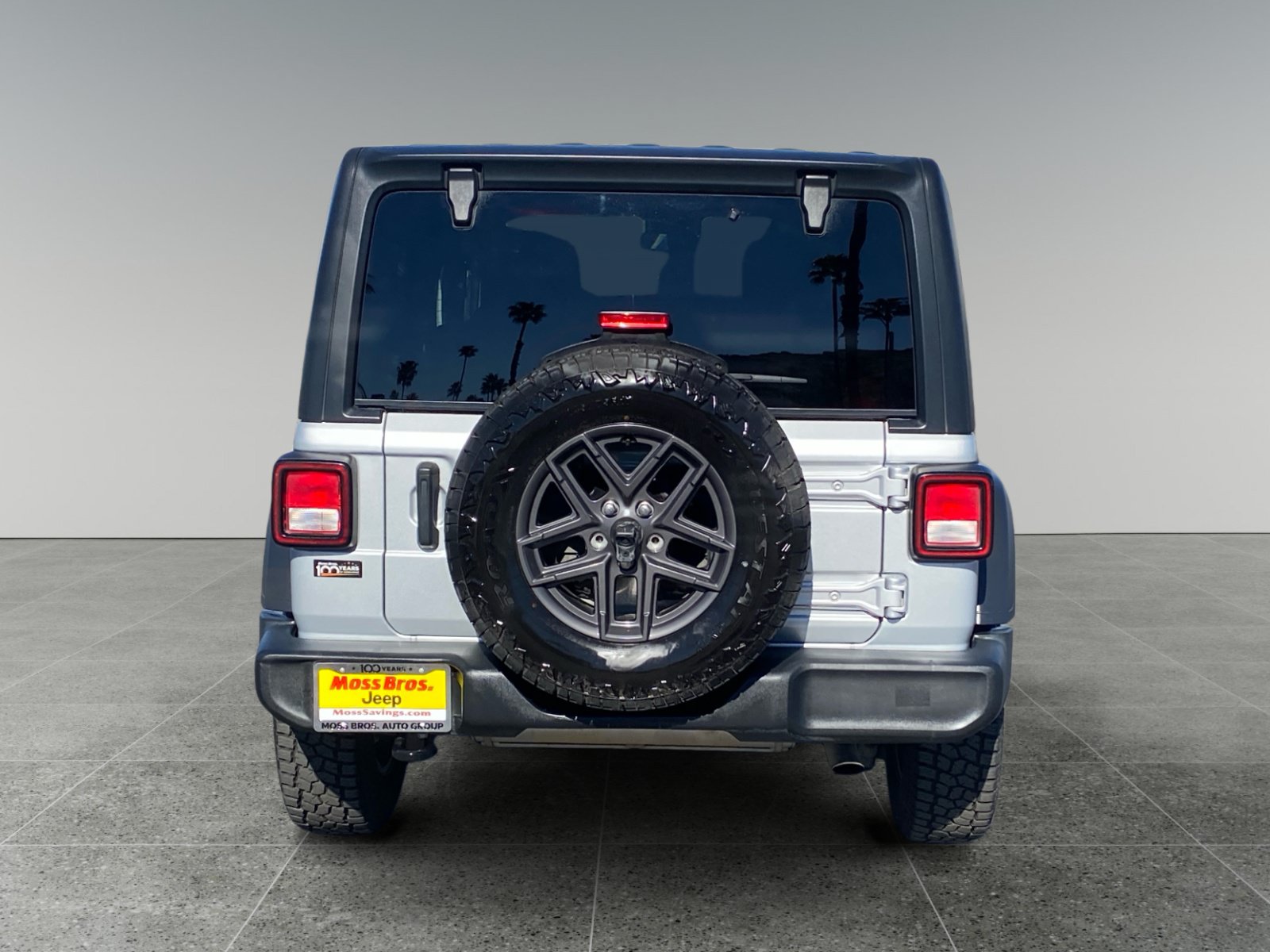 Used 2024 Jeep Wrangler Unlimited Sport AWD/4WD image 4