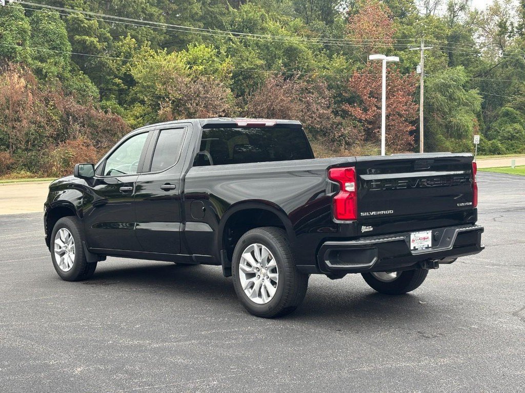 Used 2022 Chevrolet Silverado 1500 Custom w/ Safety Confidence Package RWD image 5