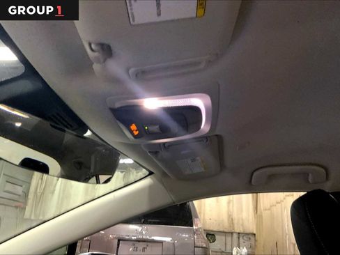 Used 2025 Toyota Corolla LE image 36